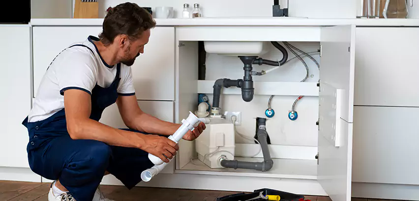 Plumbers for Frozen Pipes in Cottage Lake